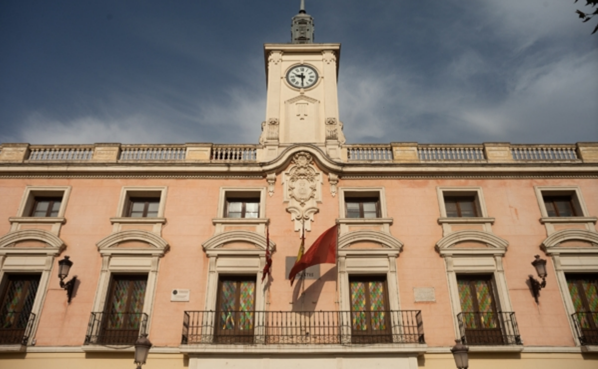fachada ayuntamiento de Alcalá de henares